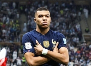 竞技宝-姆巴佩回归赛场，比分优势明显首场状态亮眼，加拿大队观众沸腾！的简单介绍