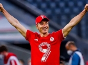 竞技宝-关于莱万多夫斯基迎来二十赛季高光表现，瑞士队球迷沸腾！的信息