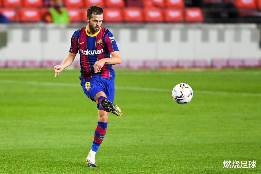  橄榄球赛场再起风云：东城风暴队爆冷辽东烈马队，新援首秀制胜豪门底蕴再次显现