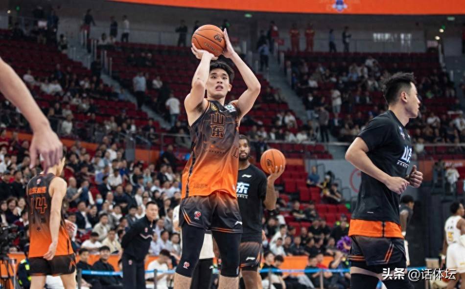 关于关键时刻体能课后，山东男篮远射贴柱备战全明星赛，管理层满意，资深球员宣示担当的信息