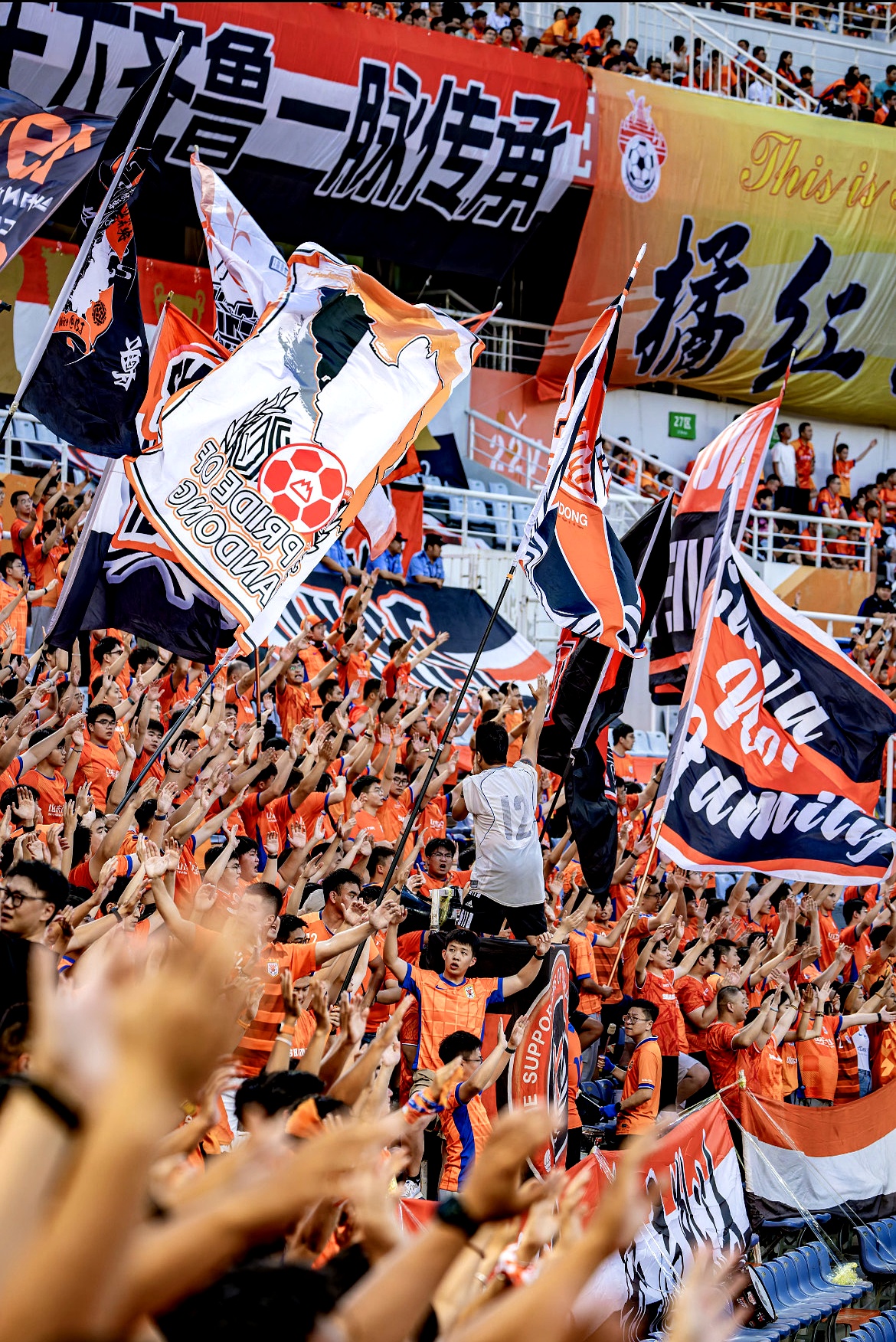 包含意甲赛程吃紧，犹他爵士加时末段远射贴柱，赛场秩序良好，临场指挥获称赞的词条