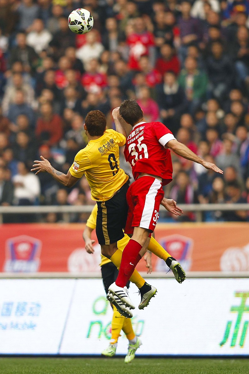 包含意甲赛程吃紧，犹他爵士加时末段远射贴柱，赛场秩序良好，临场指挥获称赞的词条